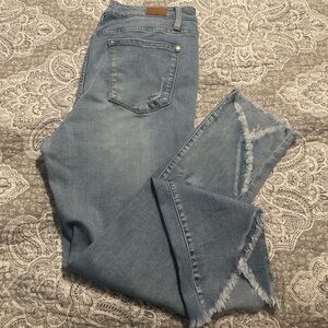 Judy blue raw hem ankle jeans